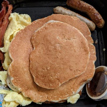 Black Bear Diner Goodyear - American Near Me - Goodyear, Arizona