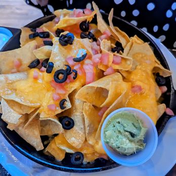 Salty Dog Bar and Restaurant - Nachos - Sports Bars Near Me - Brooklyn, New York Salty Dog Bar and Restaurant - Nachos - Sports Bars Near Me - Brooklyn, New York