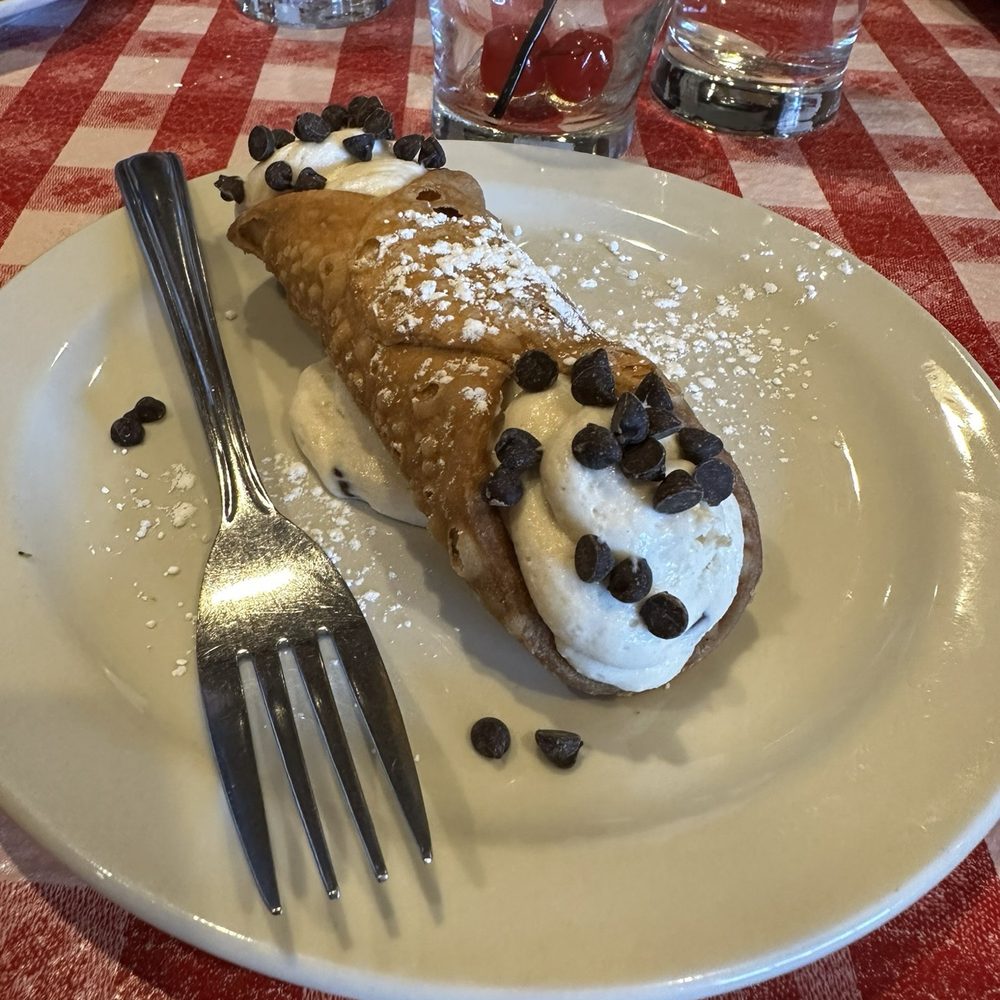 Chef's Restaurant - Fresh cannoli - Italian Near Me - Buffalo, New York
