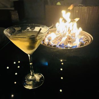 GlassDoor Restaurant - Martini and fire pit - Bars Near Me - San Diego, California GlassDoor Restaurant - Martini and fire pit - Bars Near Me - San Diego, California