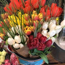 Sprouts Farmers Market - Flowers look AMAZING!!!!!
