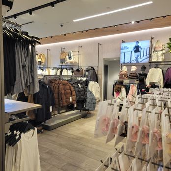 lululemon athletica - Inside - Women's Clothing Near Me - Natick, Massachusetts