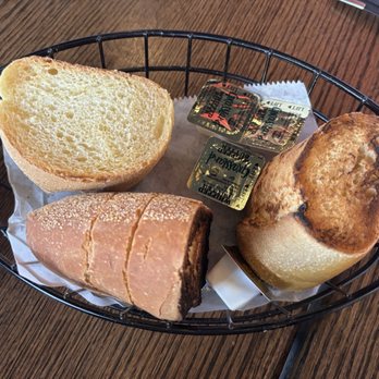 Amici's Restaurant - Complimentary bread - Pizza Near Me - Maywood, New Jersey Amici's Restaurant - Complimentary bread - Pizza Near Me - Maywood, New Jersey