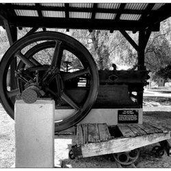 Union tool engine (35 hp). It's a well oiled machine. :D