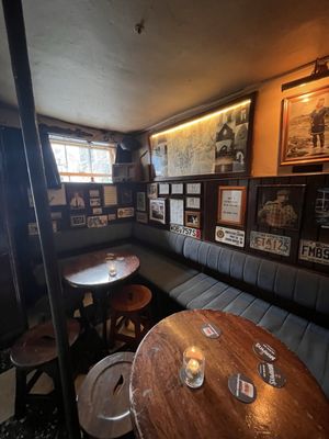 Sean's Bar by null