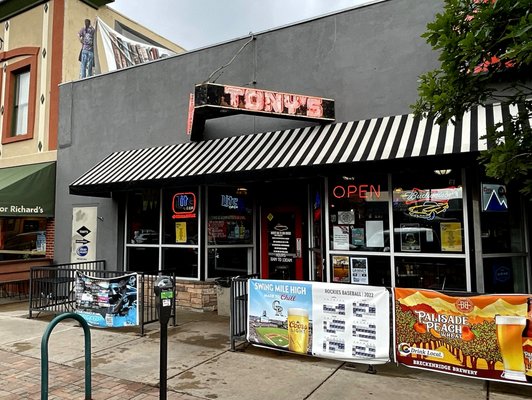 Tony's by null