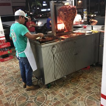 El Paisano - the Chef at work - Mexican Near Me - Rosarito, BCN El Paisano - the Chef at work - Mexican Near Me - Rosarito, BCN