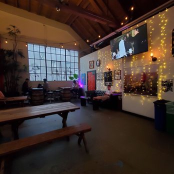 Standard Deviant Brewing - Inside - Breweries Near Me - San Francisco, California