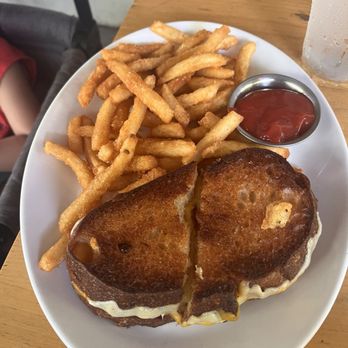 Park & Grove - Grilled cheese and fries (kids) - Breakfast & Brunch Near Me - Charleston, South Carolina Park & Grove - Grilled cheese and fries (kids) - Breakfast & Brunch Near Me - Charleston, South Carolina