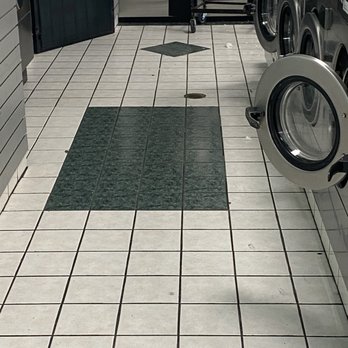 Arms Coin Laundry - Laundromat Near Me - Vista, California Arms Coin Laundry - Laundromat Near Me - Vista, California
