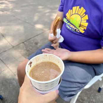 El Moro - hot chocolate - which was neither hot nor particularly chocolate-y - and a churro - Desserts Near Me - México, D.F., DIF El Moro - hot chocolate - which was neither hot nor particularly chocolate-y - and a churro - Desserts Near Me - México, D.F., DIF