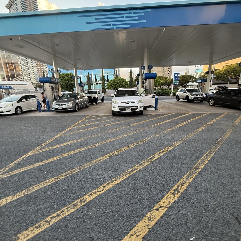 Hele - All pumps are full - Gas Stations Near Me - Honolulu, Hawaii Hele - All pumps are full - Gas Stations Near Me - Honolulu, Hawaii