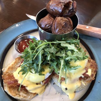 Scratch Kitchen - Eggs benny - Breakfast & Brunch Near Me - Honolulu, Hawaii