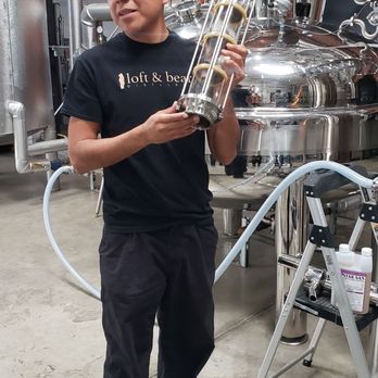 Loft & Bear Distillery - Head Brewer, Gio, explaining his craft. - Distilleries Near Me - Los Angeles, California Loft & Bear Distillery - Head Brewer, Gio, explaining his craft. - Distilleries Near Me - Los Angeles, California