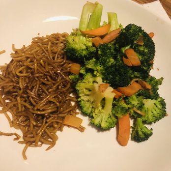 P. F. Chang's China Bistro - Kids Meal - Lo Mein with Vegis - Chinese Near Me - Hackensack, New Jersey