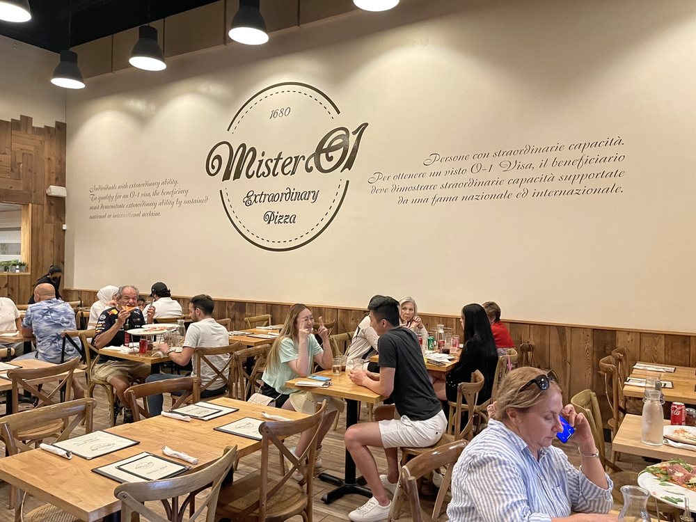 Mister O1 Extraordinary Pizza - Wynwood