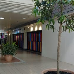 Bridgewater Mall & Eastside Plaza - Many closed storefronts.
