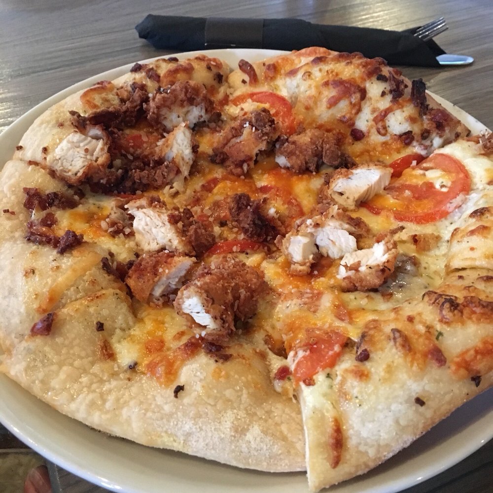 The Pitch Pizza & Pub - Chicken Bacon Ranch Pizza - Pizza Near Me - Springfield, Missouri The Pitch Pizza & Pub - Chicken Bacon Ranch Pizza - Pizza Near Me - Springfield, Missouri