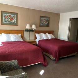 Redwood Arms Motel - Double Queen Bedroom.