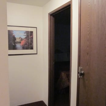 Olympic Suites - 2 Bedroom Suite, hallway - Hotels Near Me - Forks, Washington