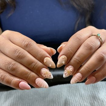 Modern Nails & Spa - Mimi was such a nice person and very friendly. Everyone in the salon made my sister and I feel very welcomed. - Nail Salons Near Me - Lodi, California