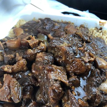 M&K Island Hut - Oxtails - Caribbean Near Me - Troy, New York