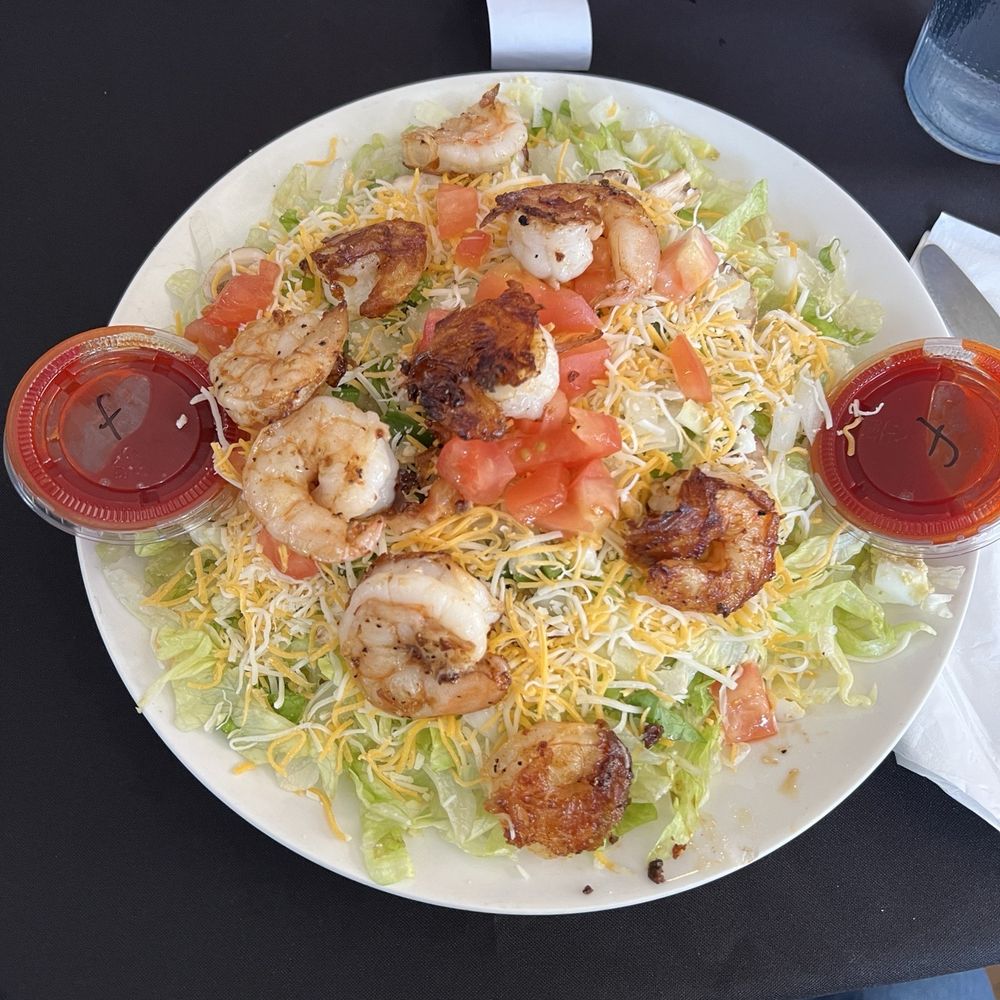Catalpa Grove - Grilled Shrimp salad - Burgers Near Me - Toulon, Illinois