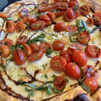 Sauce Pizza & Wine - Delicious thin crust - Wine Bars Near Me - Tucson, Arizona