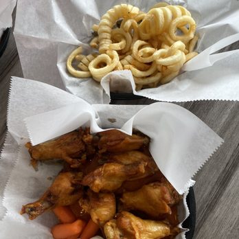 Wings N' Things - Wings & curly fries - Chicken Wings Near Me - Cooper City, Florida