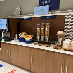 Holiday Inn Express & Suites Hudson I-94