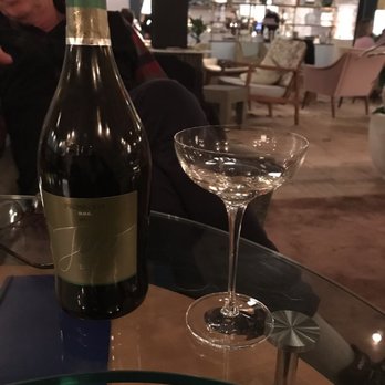 The Hoxton - Drinks in lobby. - Hotels Near Me - Brooklyn, New York