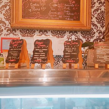 Jennivee’s Bakery - types of cake - Desserts Near Me - Chicago, Illinois