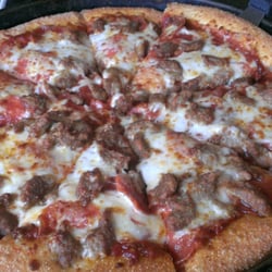 Pizza Hut - Sausage and pepperoni pan pizza
