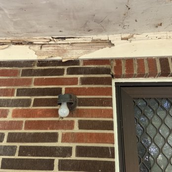 Unisource Roofing - Before: The soffit in back - Roofing Near Me - Louisville, Kentucky Unisource Roofing - Before: The soffit in back - Roofing Near Me - Louisville, Kentucky