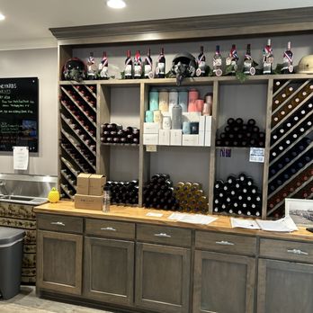 Haze Gray Vineyards - Wineries Near Me - Dobson, North Carolina