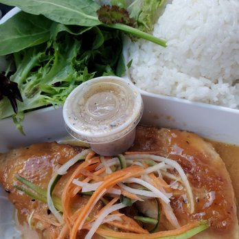 Kahai Street Kitchen - Misoyaki Catch - Salad Near Me - Honolulu, Hawaii