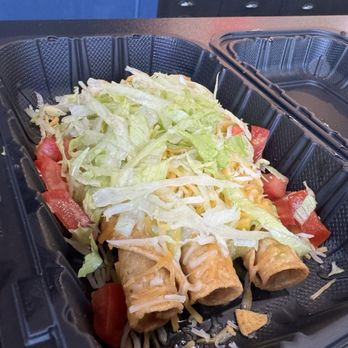 El Taco Bar - 3 Rolled Tacos (Shredded Beef) - Tacos Near Me - Temecula, California