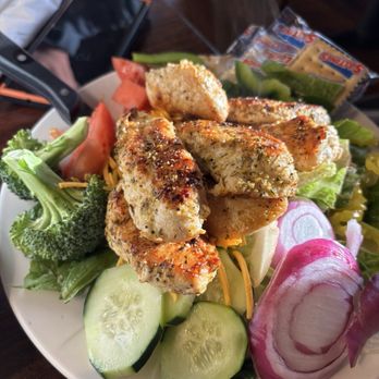 Sixth Street Steakhouse - Grilled Chicken Salad - Steakhouses Near Me - Macclenny, Florida