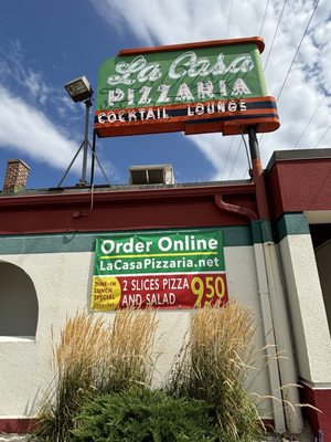 La Casa Pizzaria by null