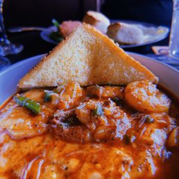 SHRIMP & GRITS SHRIMP & GRITS