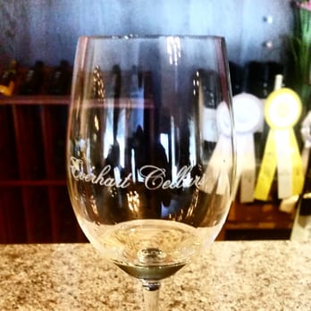 Everhart Cellars Hart 2 Hart Vineyards - Wine Tasting Room Near Me - Pilot Hill, California