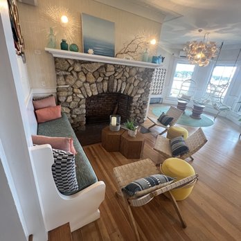 Summercamp Hotel - Hotels Near Me - Oak Bluffs, Massachusetts