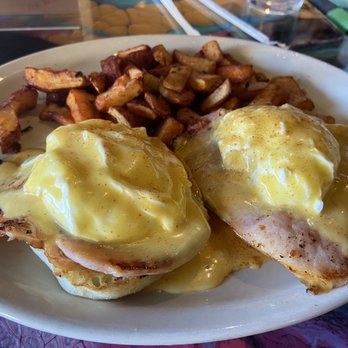 Brunch Snob - Snob Classic: Country ham / poached eggs / house made hollandaise / English muffin - Breakfast & Brunch Near Me - Phoenix, Arizona