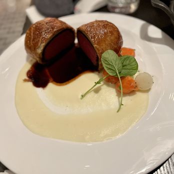 Gordon Ramsay Hell's Kitchen - Beef Wellington, cooked to perfection - Steakhouses Near Me - Stateline, Nevada Gordon Ramsay Hell's Kitchen - Beef Wellington, cooked to perfection - Steakhouses Near Me - Stateline, Nevada