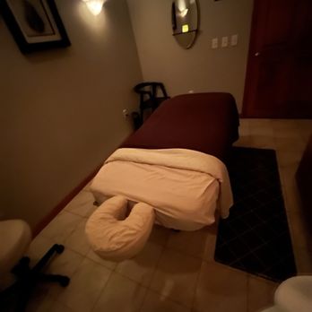 Pure Harmony Day Spa - Massage room - Massage Near Me - Des Peres, Missouri Pure Harmony Day Spa - Massage room - Massage Near Me - Des Peres, Missouri