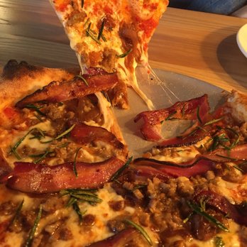 Morris East Quinpool - Pizza Near Me - Halifax, Nova Scotia
