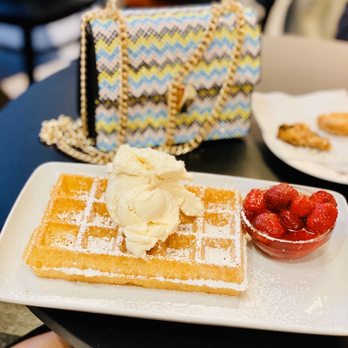 Maison Dandoy - Belgium waffles in Belgium!! - Desserts Near Me - Brussels, BRU Maison Dandoy - Belgium waffles in Belgium!! - Desserts Near Me - Brussels, BRU