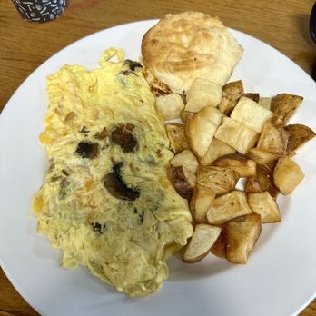 Anastasia Diner - Omelette, home fries and biscuit - American Near Me - Saint Augustine, Florida