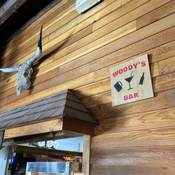 Woody's Bar & Grill