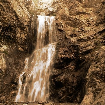 Adams Canyon Trail - 40 foot waterfall in a box in area at the end of the Adams Canyon Trail - Hiking Near Me - Layton, Utah Adams Canyon Trail - 40 foot waterfall in a box in area at the end of the Adams Canyon Trail - Hiking Near Me - Layton, Utah